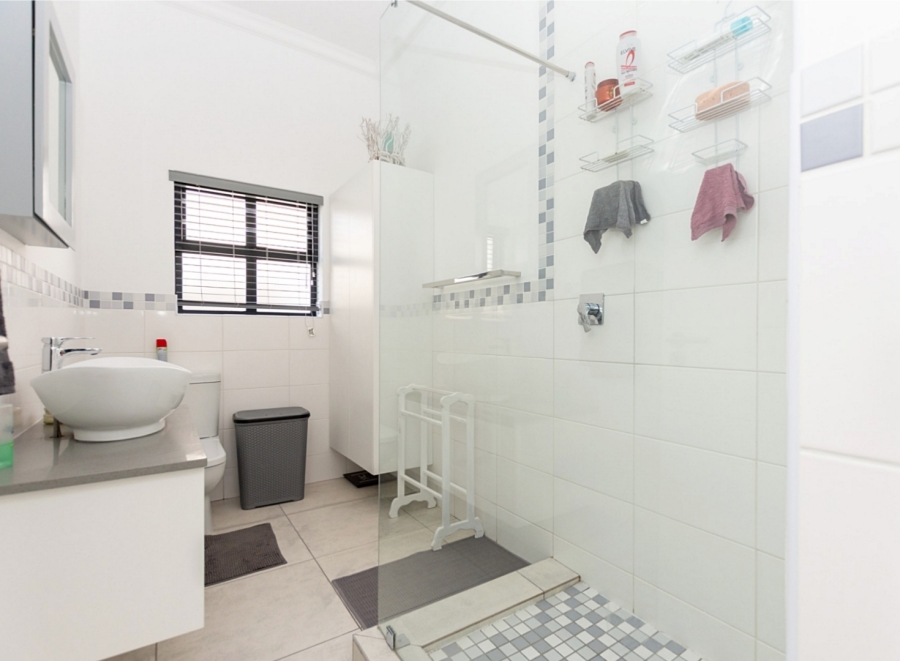 3 Bedroom Property for Sale in Sandy Point Western Cape